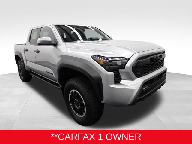 Used 2024 Toyota Tacoma TRD Off-Road image 2