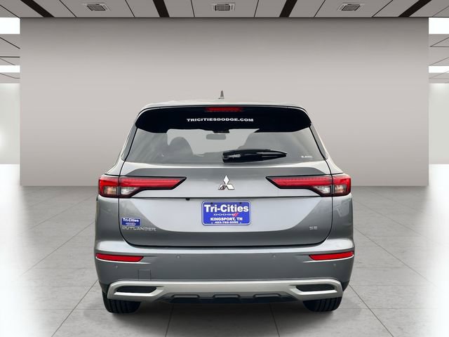 Used 2024 Mitsubishi Outlander SE image 4
