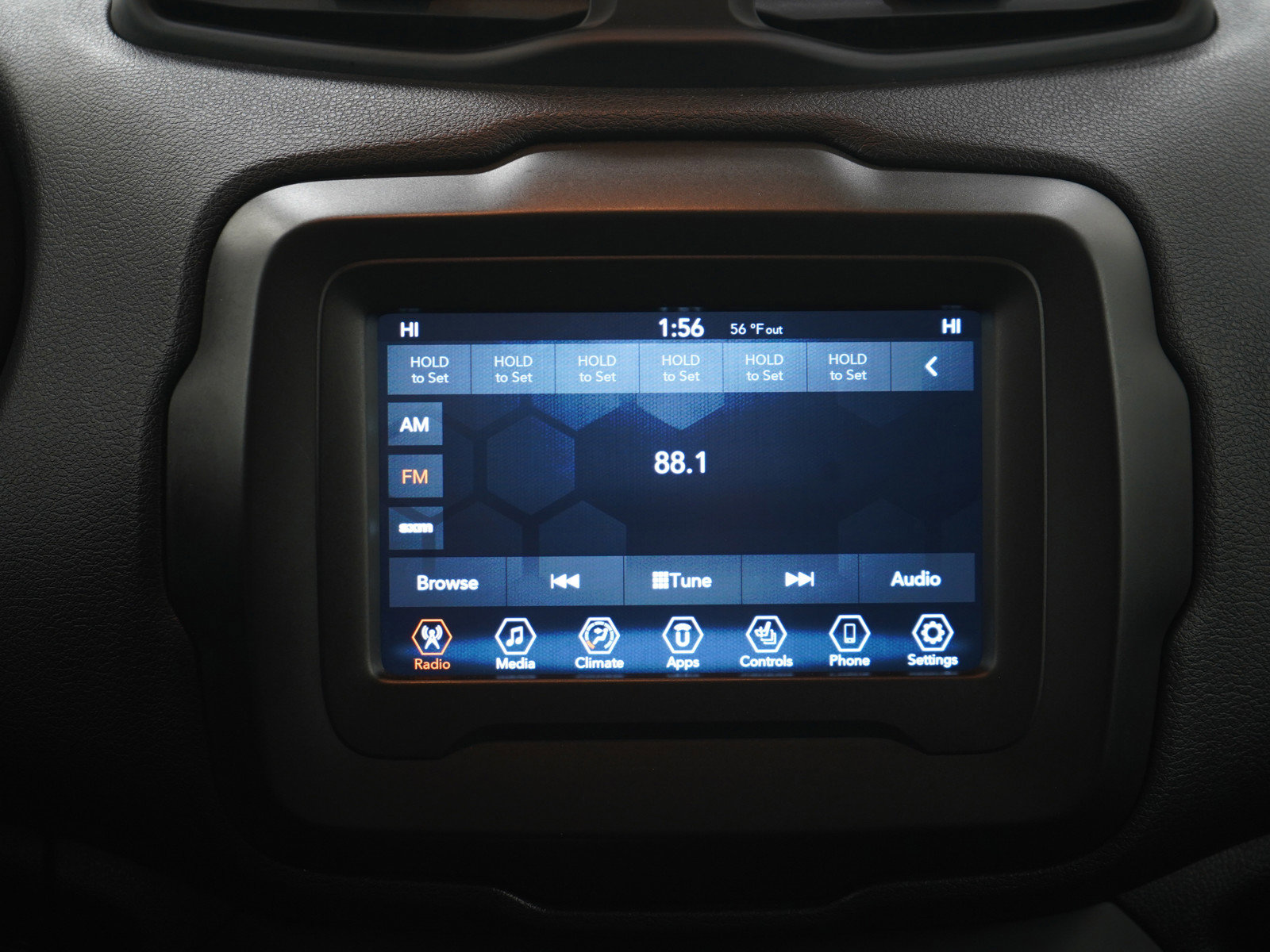 Used 2020 Jeep Renegade Latitude AWD/4WD image 17