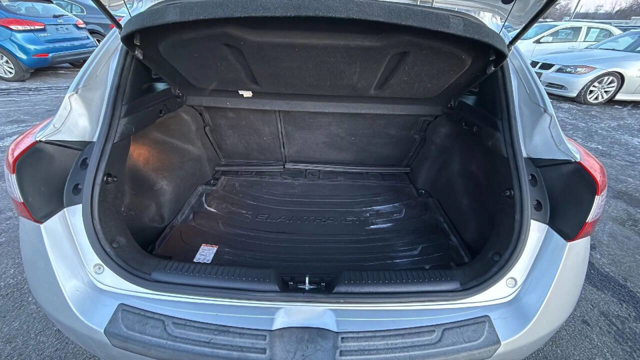 Used 2014 Hyundai Elantra GT w/ Option Group 03 image 13