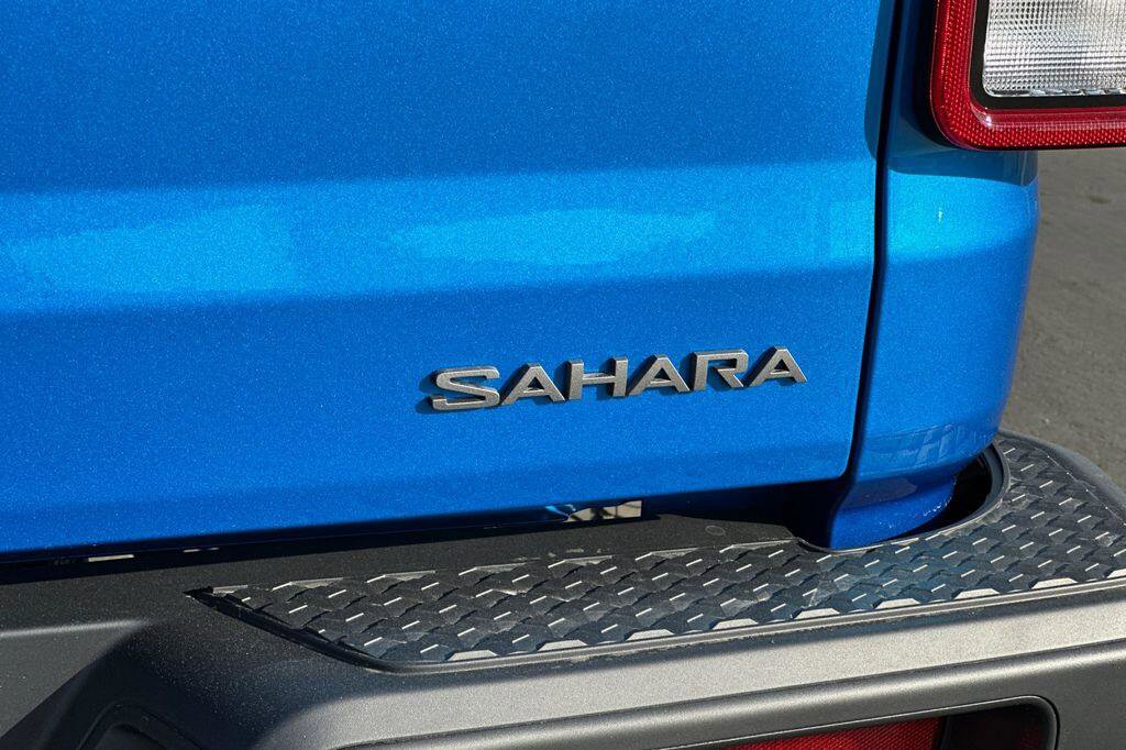 New 2026 Jeep Gladiator Sport AWD/4WD image 25