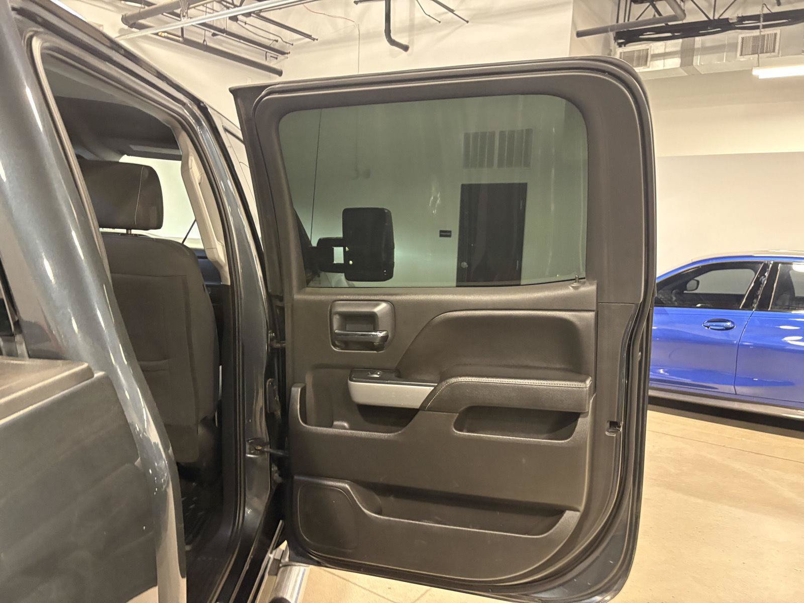 Used 2018 Chevrolet Silverado 1500 LT w/ All Star Edition AWD/4WD image 40