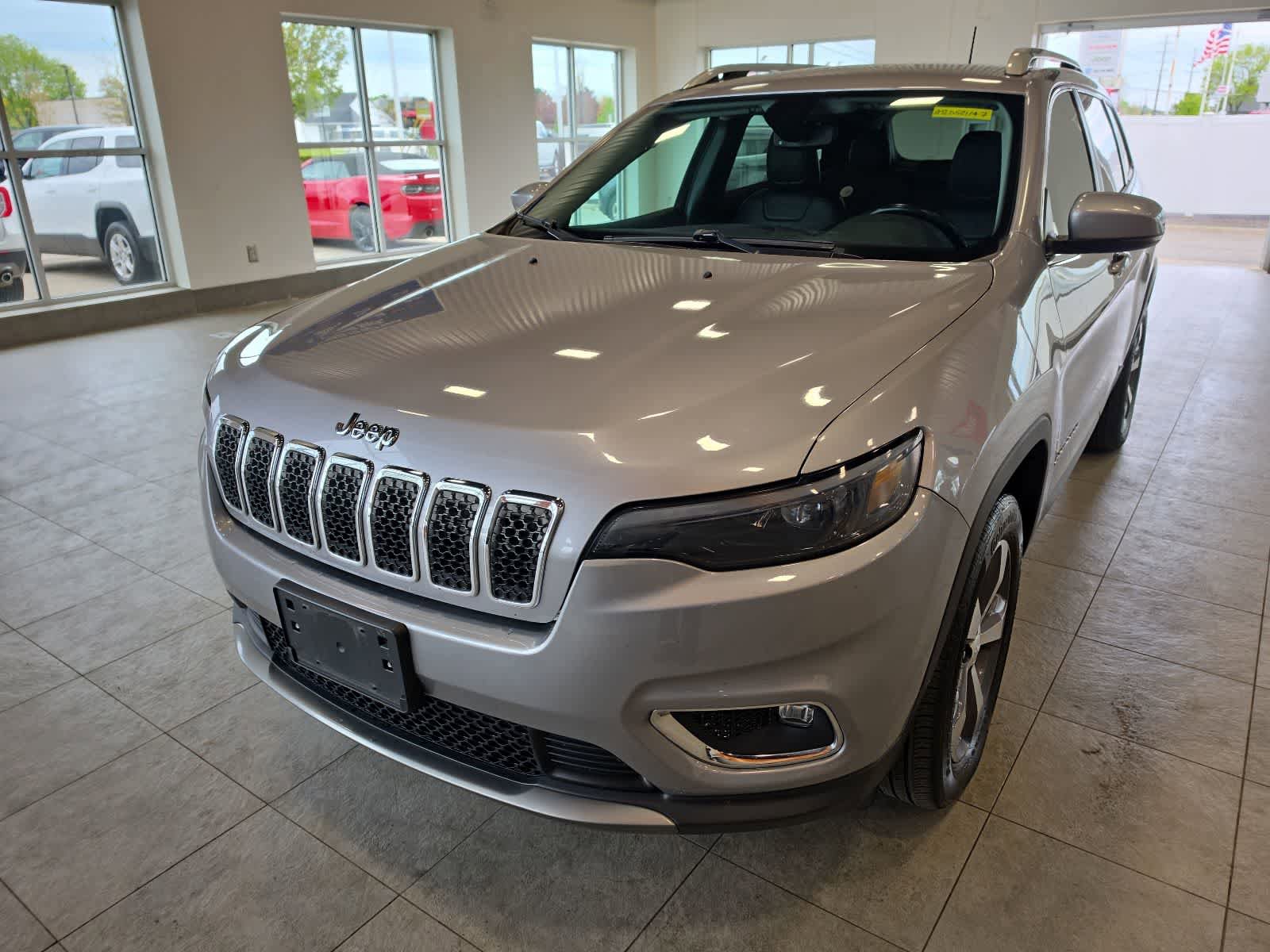 Used 2020 Jeep Cherokee Limited AWD/4WD image 2