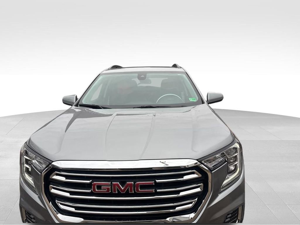 Used 2023 GMC Terrain SLE w/ Driver Convenience Package image 13