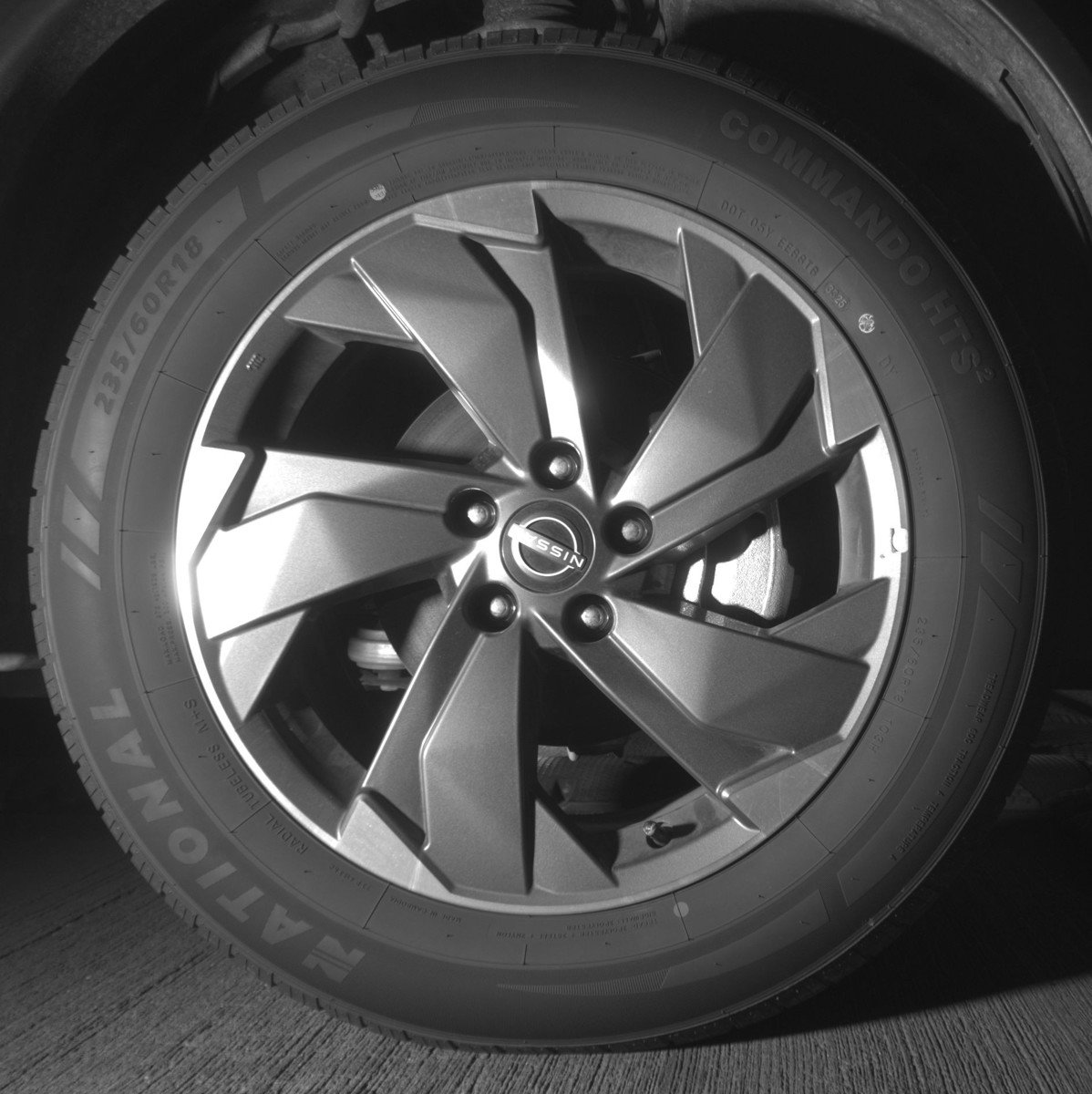 Used 2025 Nissan Rogue SV image 13