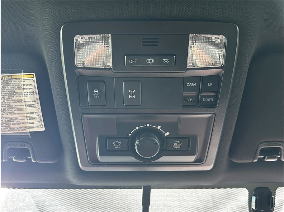 Used 2016 Toyota Tacoma TRD Off-Road AWD/4WD image 27