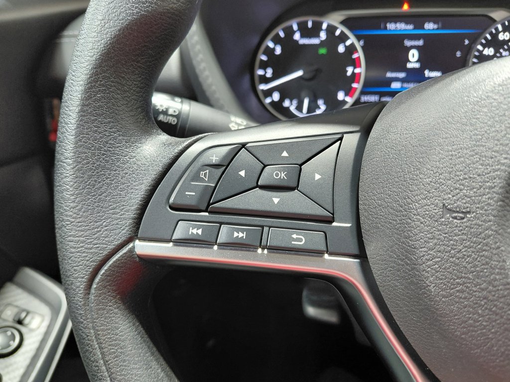 Used 2025 Nissan Sentra SV FWD image 27