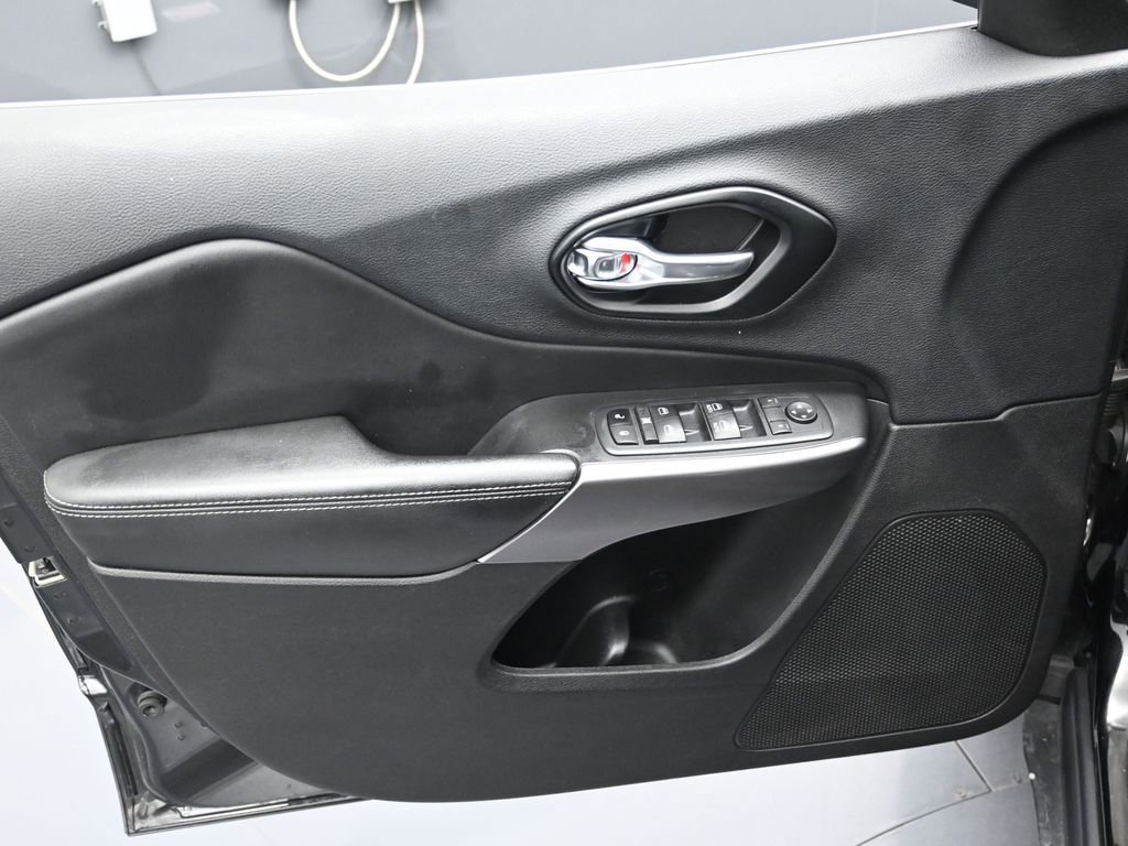 Used 2021 Jeep Cherokee Latitude Lux image 10