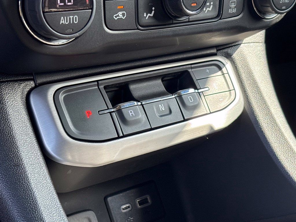 Used 2023 GMC Acadia SLE FWD image 27