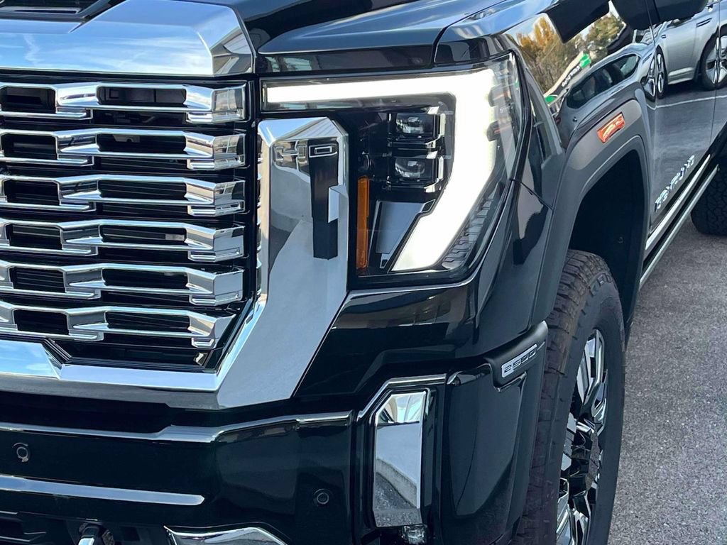New 2026 GMC Sierra 2500 Denali w/ Denali Reserve Package AWD/4WD image 9