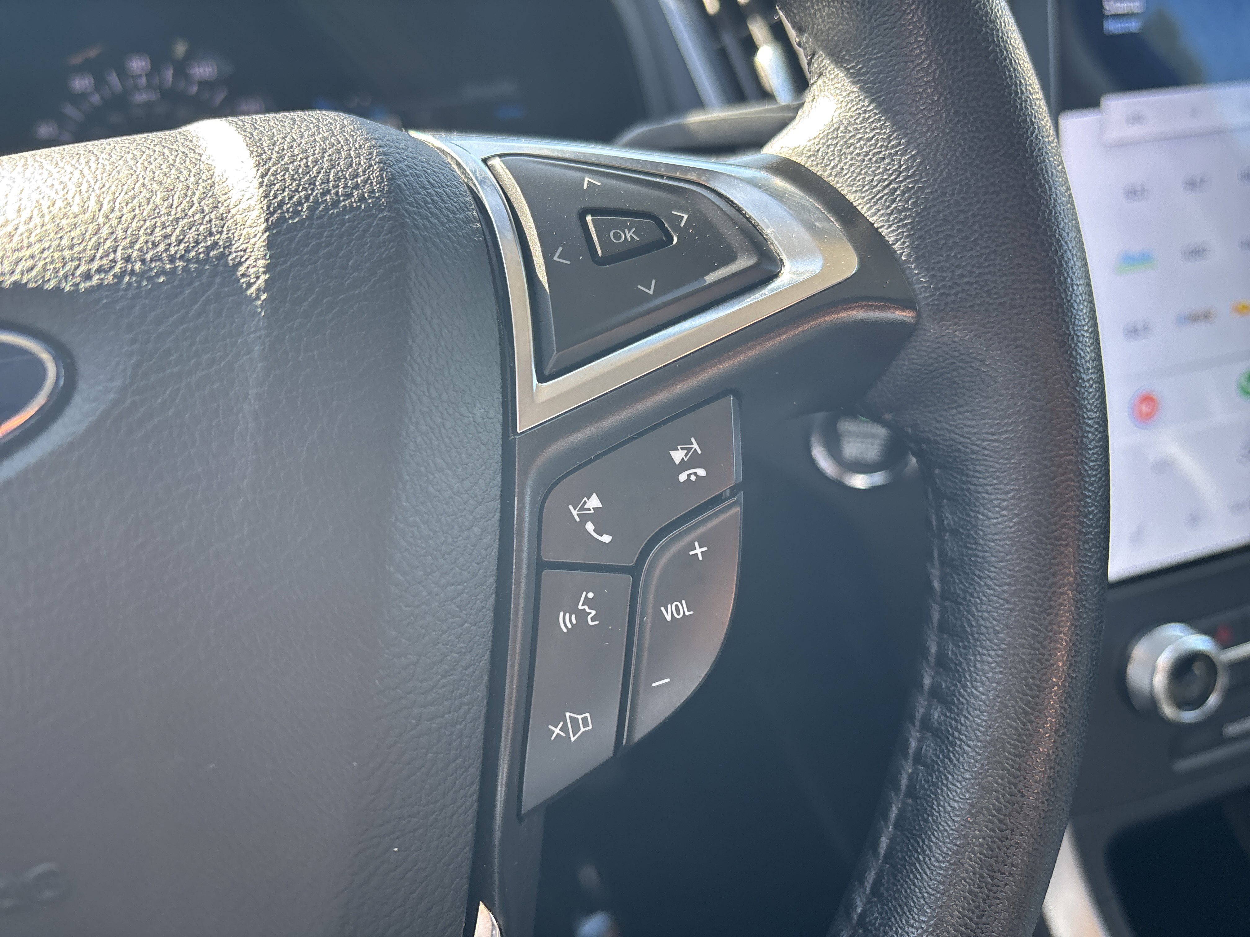 Used 2024 Ford Edge SEL image 20