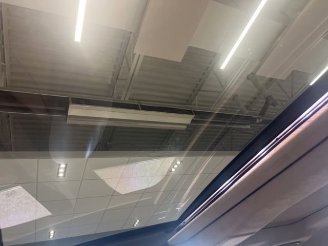 Used 2012 Jaguar XJ L image 19