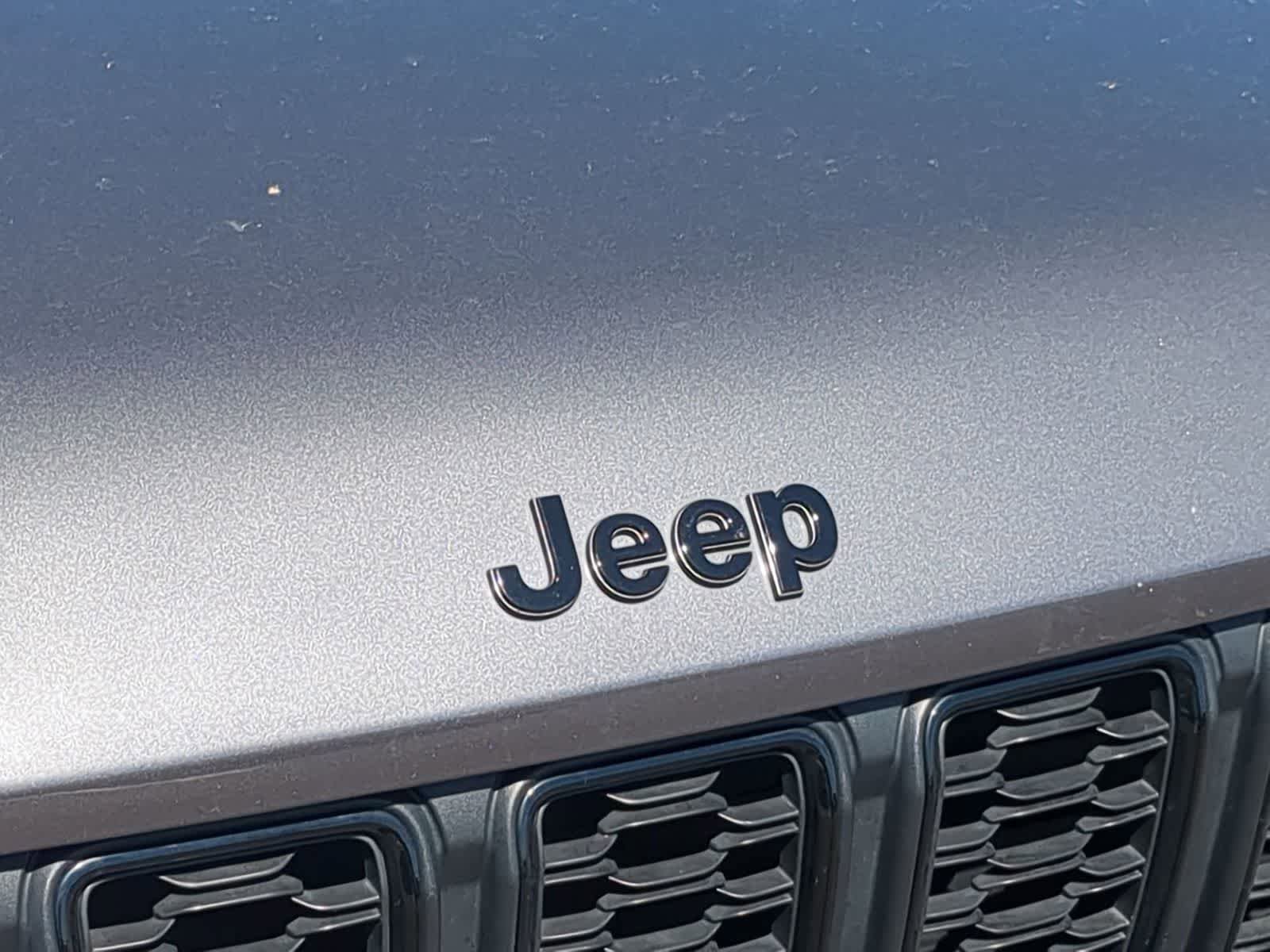 Used 2022 Jeep Grand Cherokee L Laredo AWD/4WD image 12