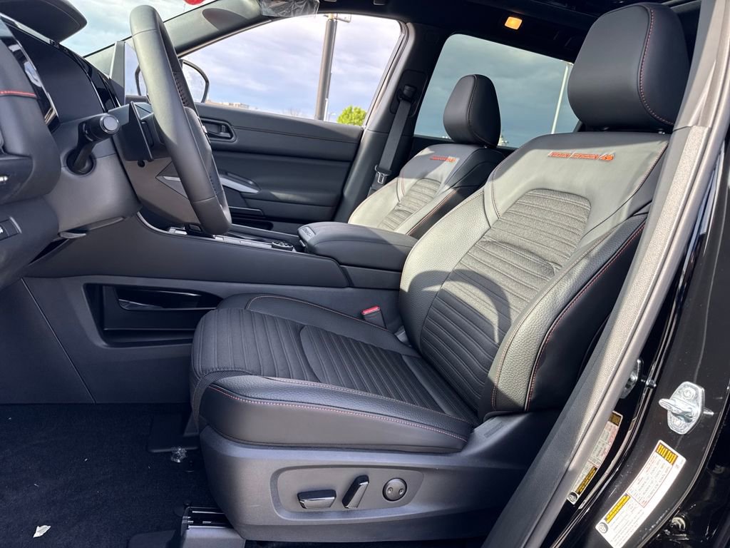 New 2026 Nissan Pathfinder Rock Creek w/ Rock Creek Premium Package image 17