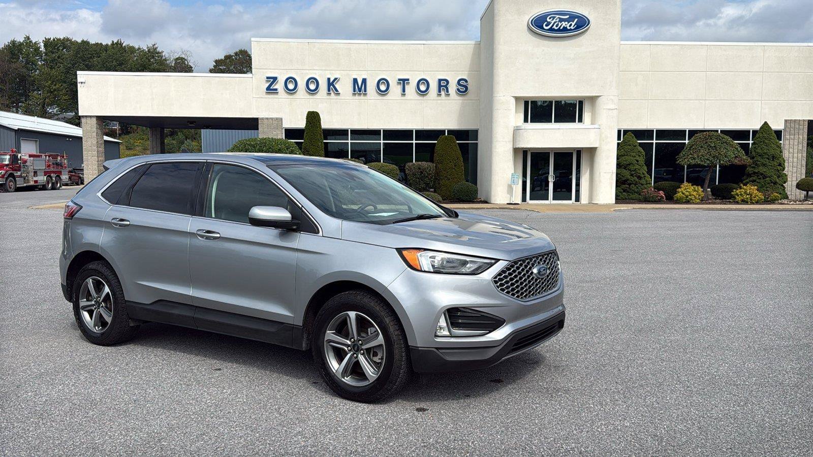 Used 2024 Ford Edge SEL w/ Convenience Package