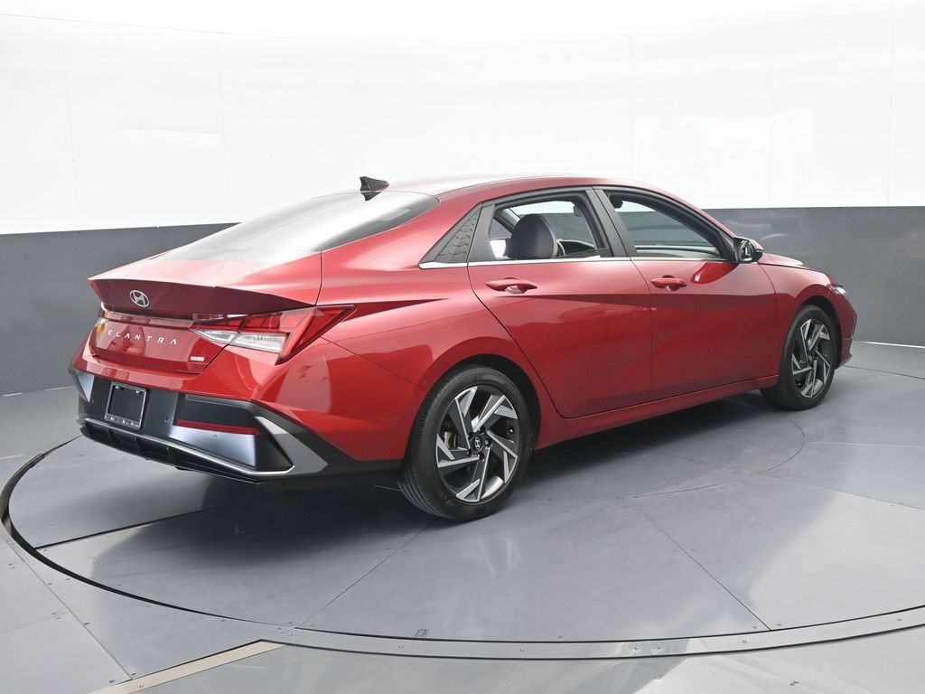 Used 2024 Hyundai Elantra Limited FWD image 6