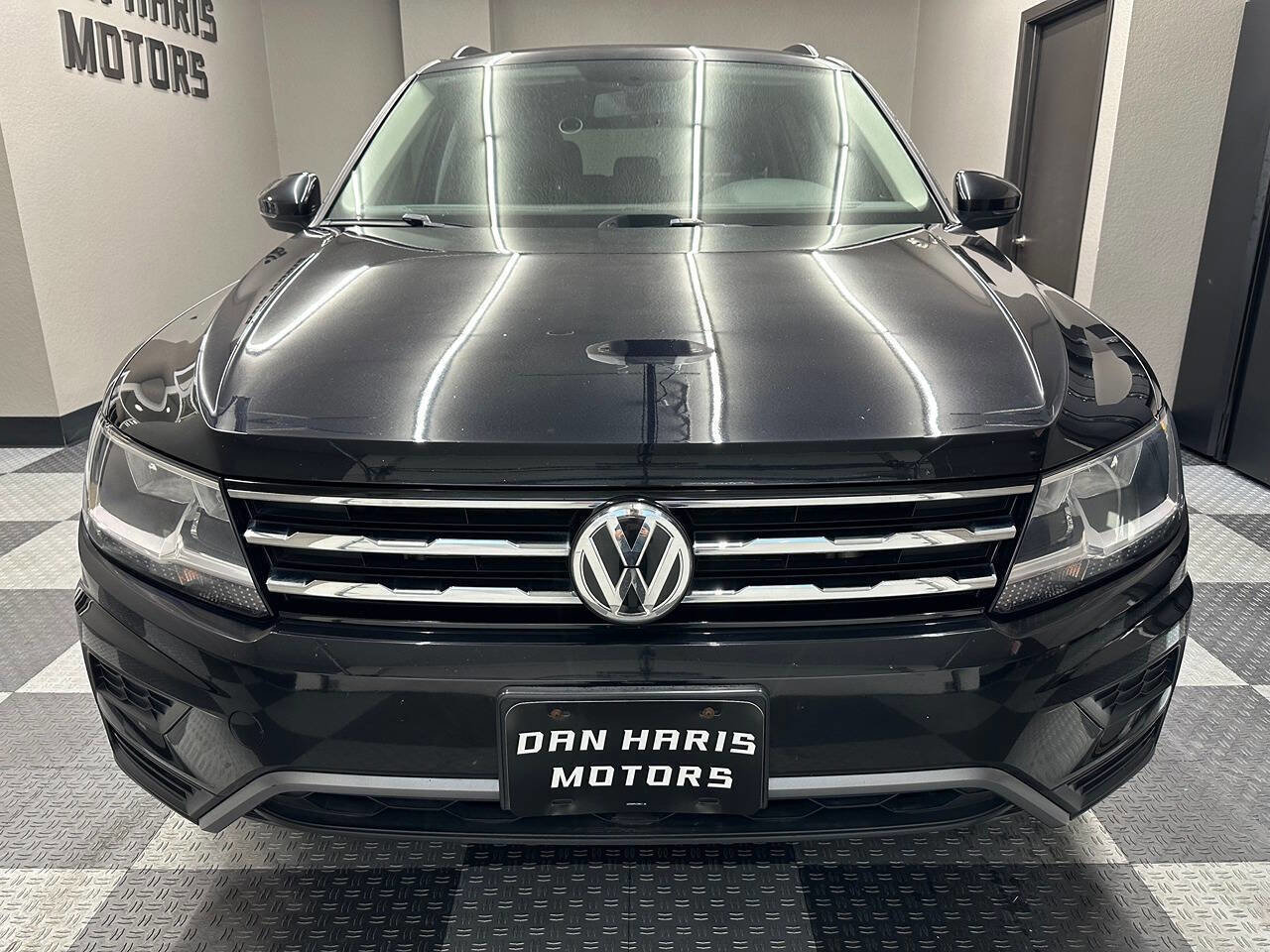 Used 2019 Volkswagen Tiguan SE image 3