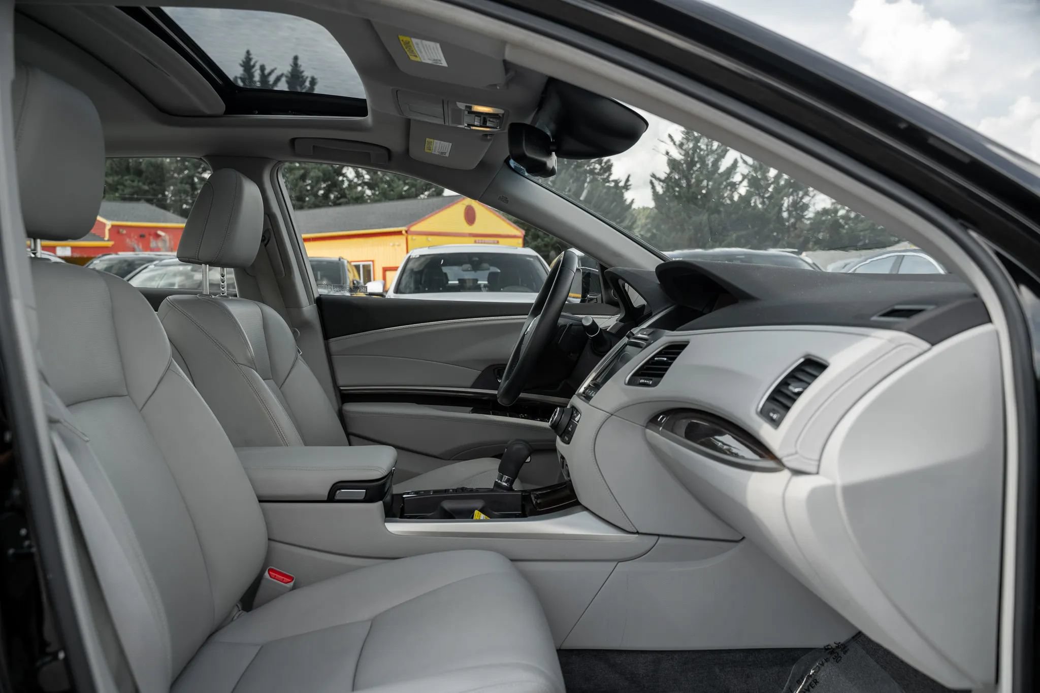Used 2015 Acura RLX w/ Technology Package FWD image 11