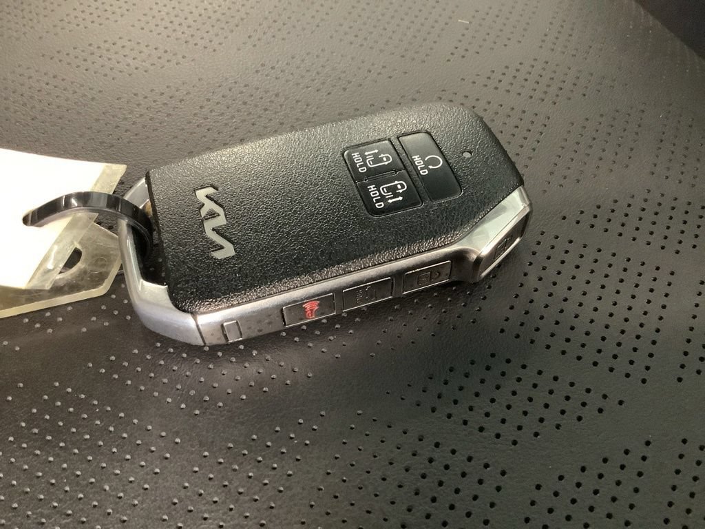 Certified 2024 Kia Carnival SX FWD image 37