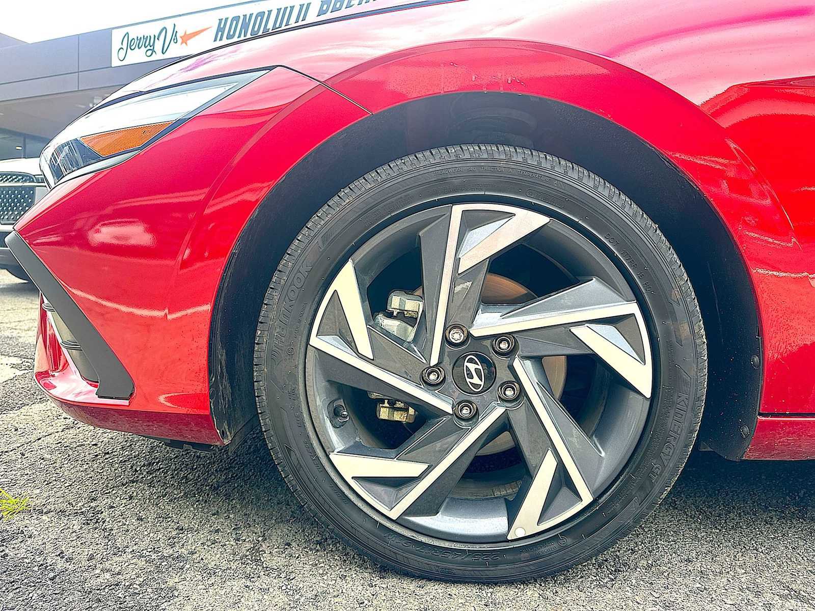 Used 2025 Hyundai Elantra SEL image 18