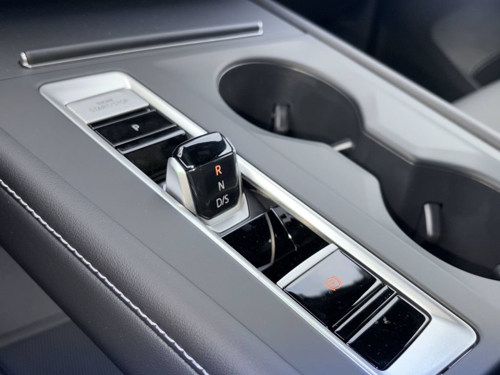 New 2026 Volkswagen Atlas Cross Sport SE FWD image 16