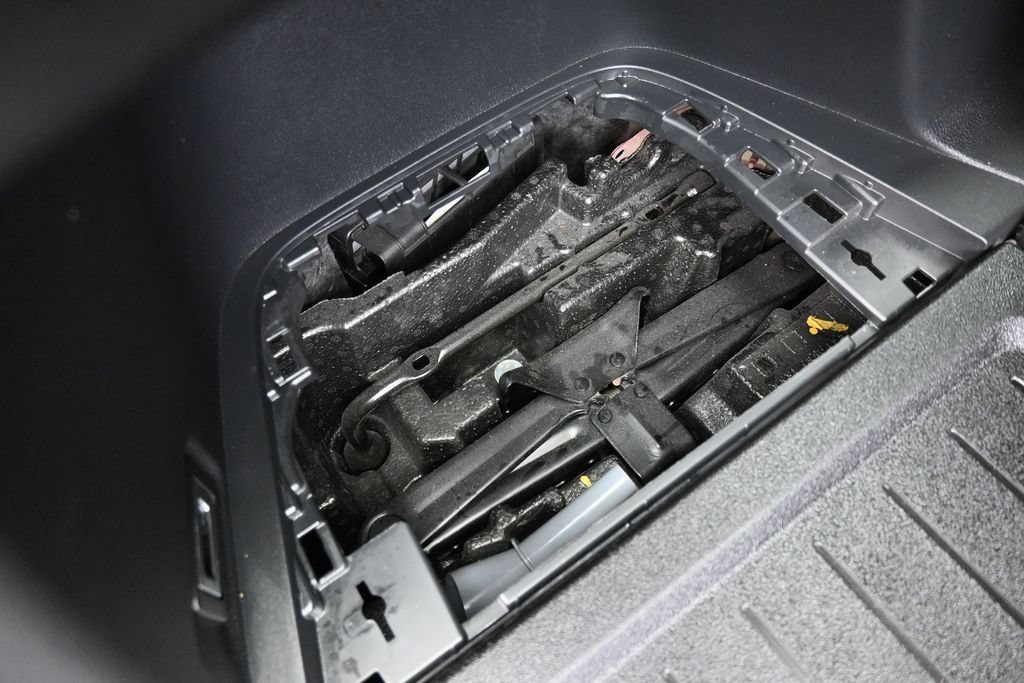 Used 2025 Honda Pilot EX-L image 31