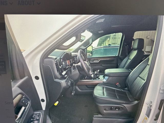 Used 2024 Chevrolet Silverado 2500 High Country w/ Technology Package image 13