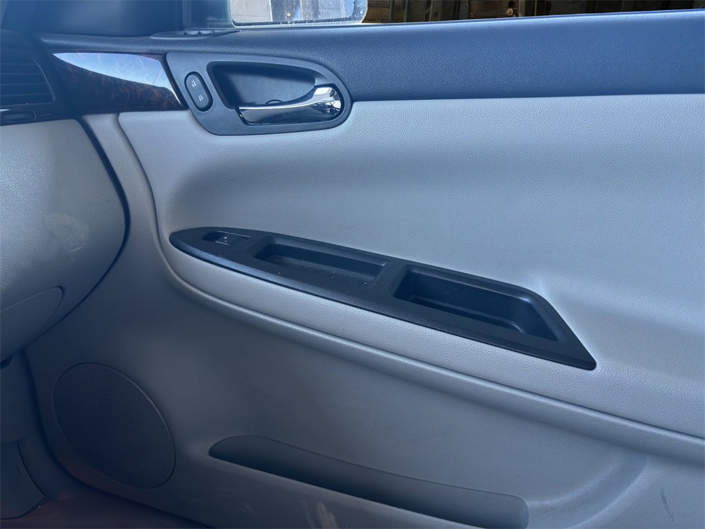 Used 2012 Chevrolet Impala LT w/ LT Sunroof Package image 11