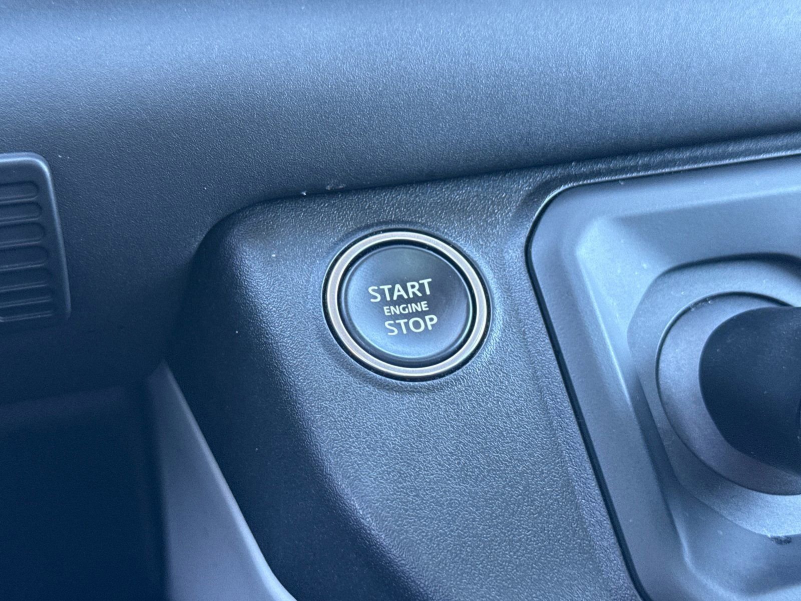 Used 2024 Land Rover Defender 110 S image 25