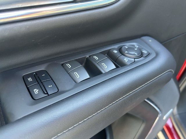 Used 2022 Chevrolet Suburban LT w/ LT Signature Plus Package RWD image 18