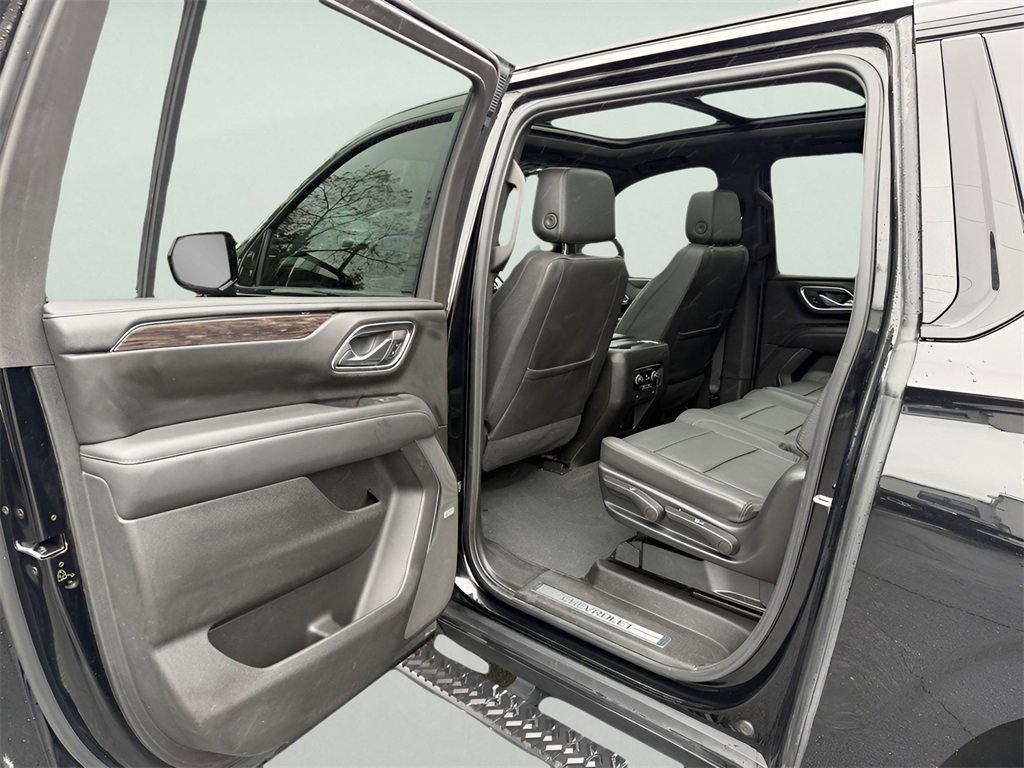 Used 2023 Chevrolet Suburban Z71 image 19