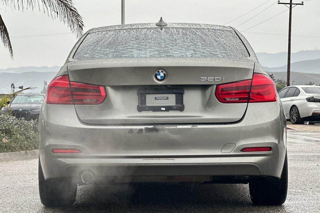 Used 2018 BMW 320i Sedan image 4