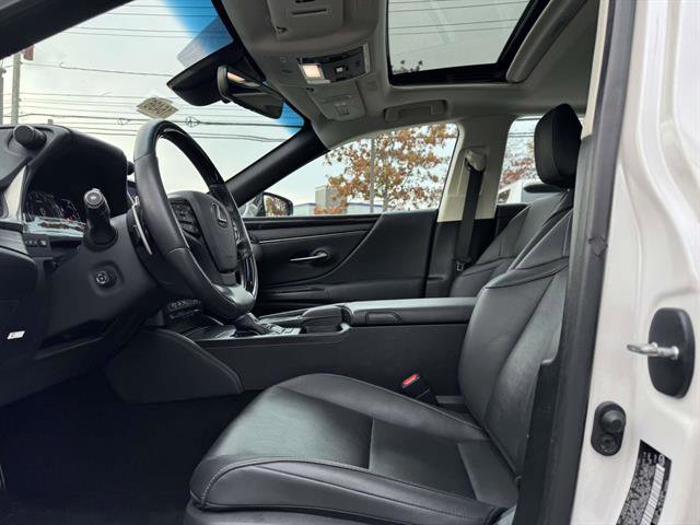 Used 2021 Lexus ES 350 w/ Premium Package FWD image 13