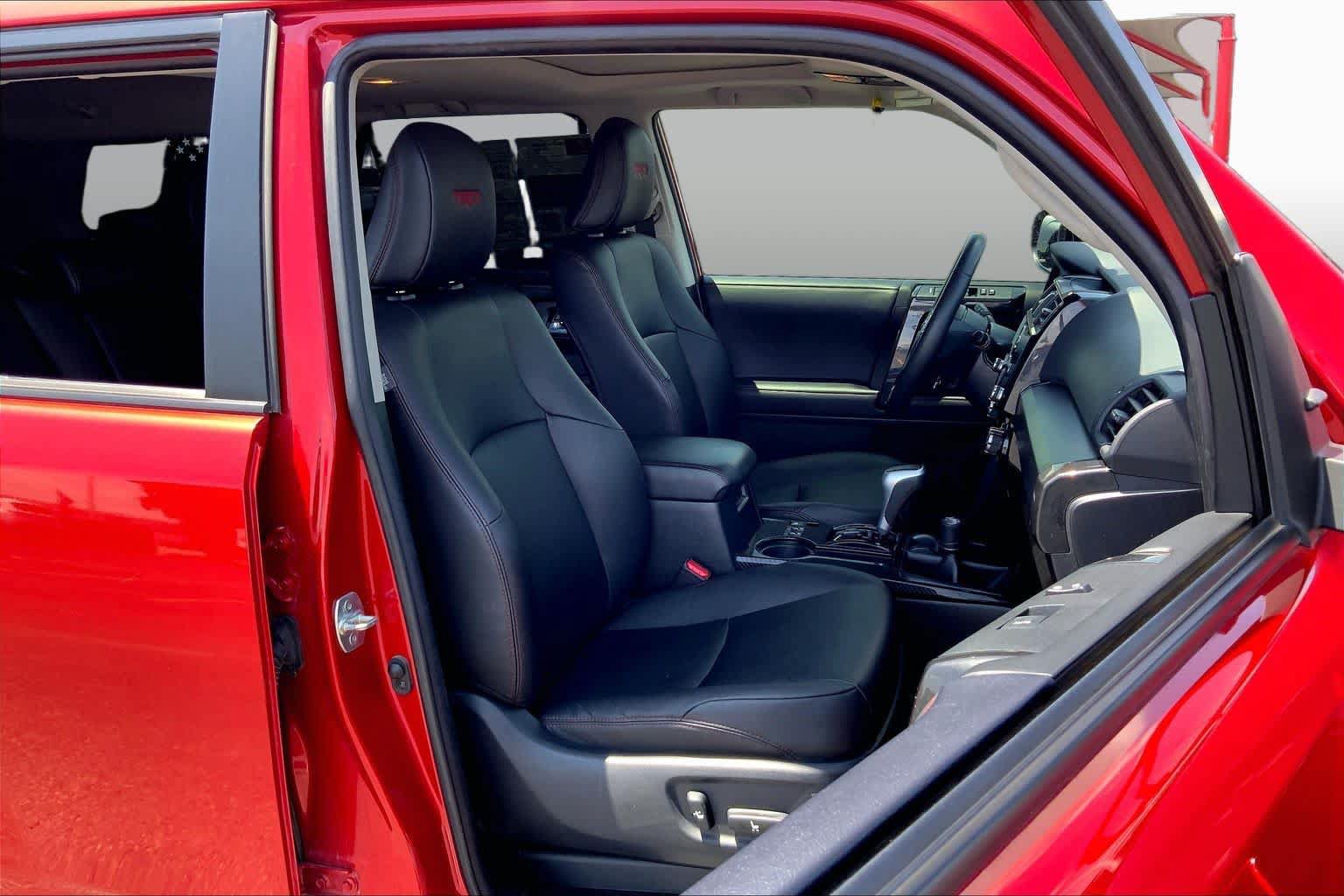 Used 2022 Toyota 4Runner TRD Off-Road Premium AWD/4WD image 9