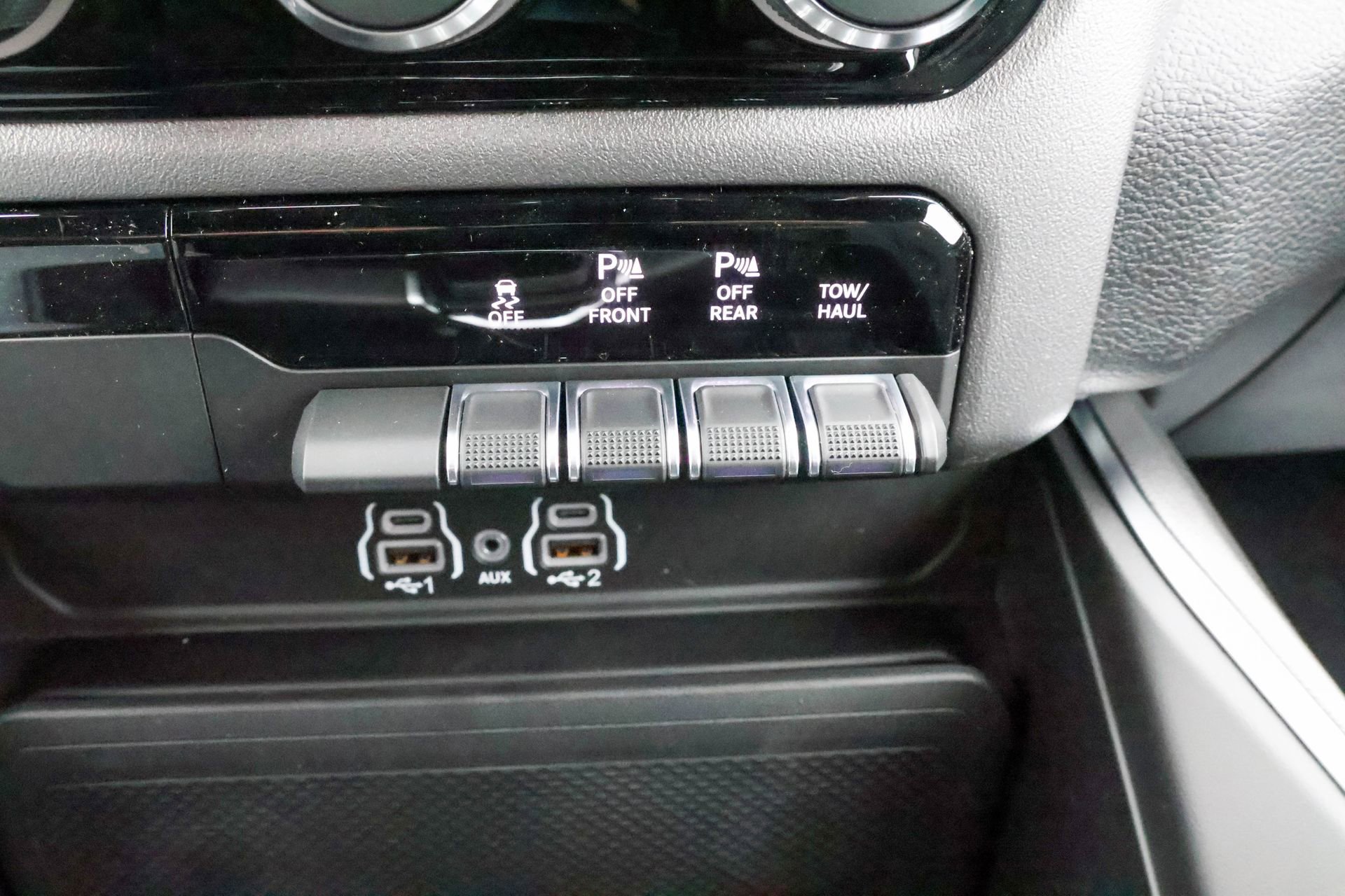 New 2026 RAM 1500 Express AWD/4WD image 23