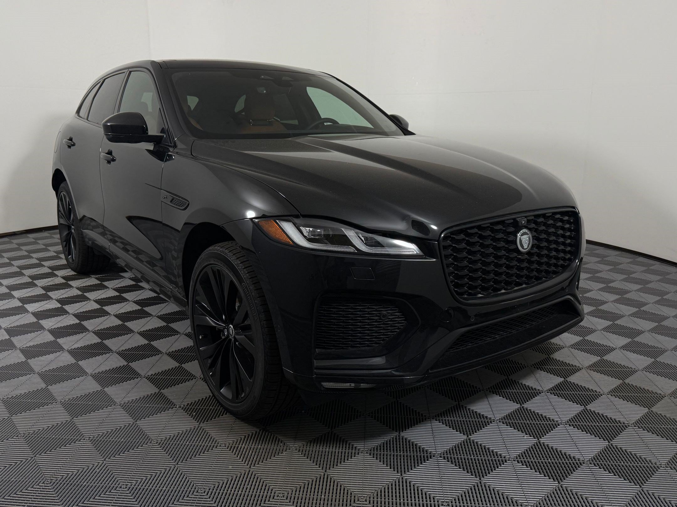 New 2026 Jaguar F-PACE R-Dynamic S AWD/4WD image 7