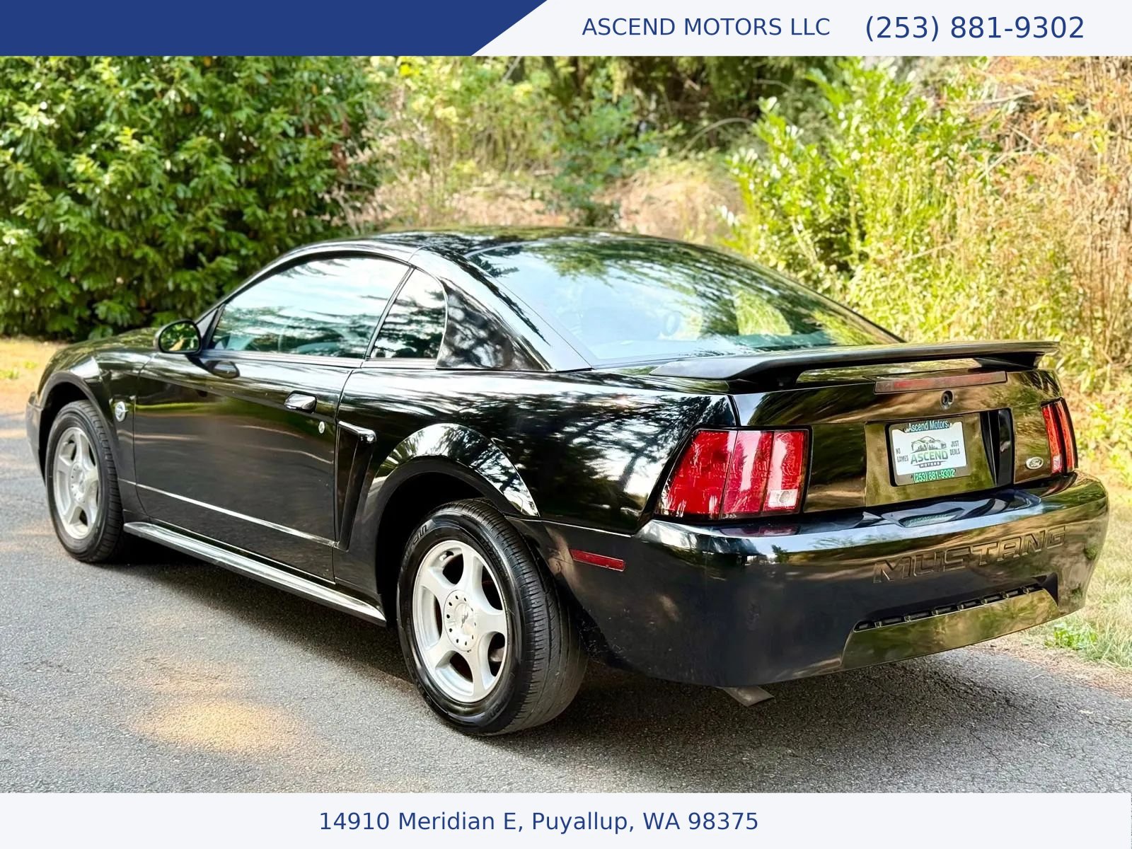 Used 2004 Ford Mustang GT RWD image 3