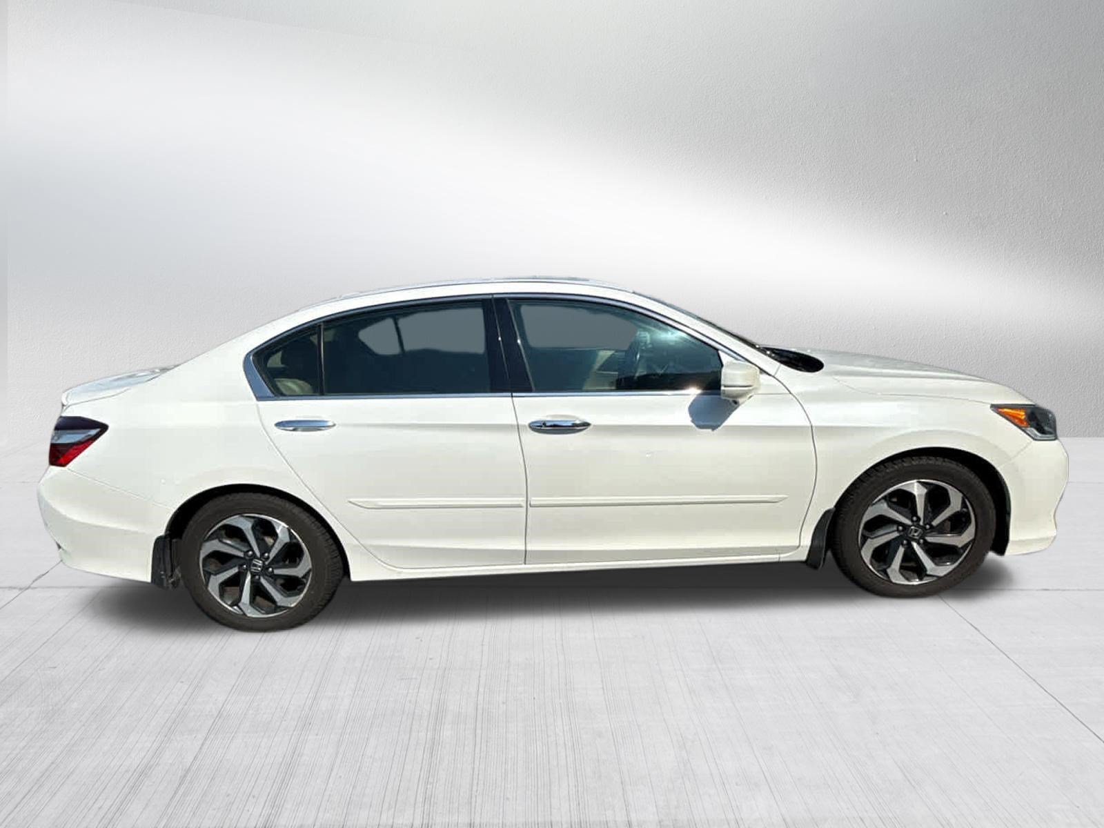 Used 2016 Honda Accord EX-L image 9