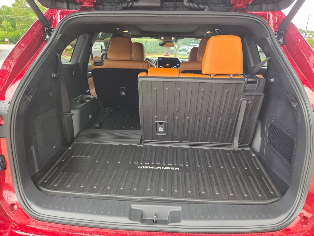 New 2026 Toyota Highlander Platinum AWD/4WD image 11