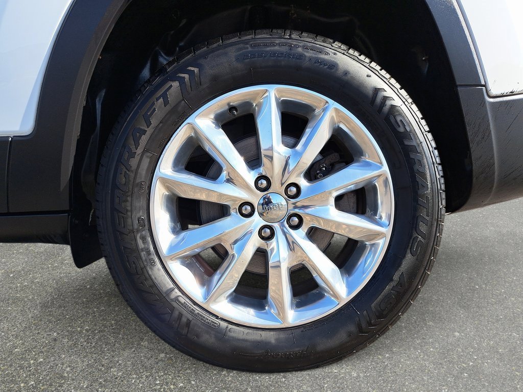 Used 2017 Jeep Cherokee Limited image 30