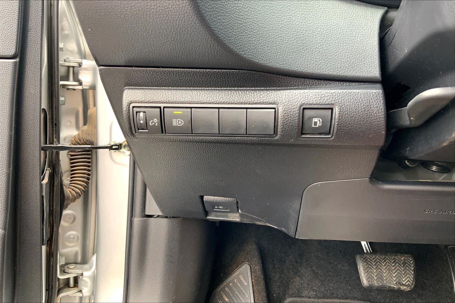 Used 2022 Toyota Corolla LE FWD image 36