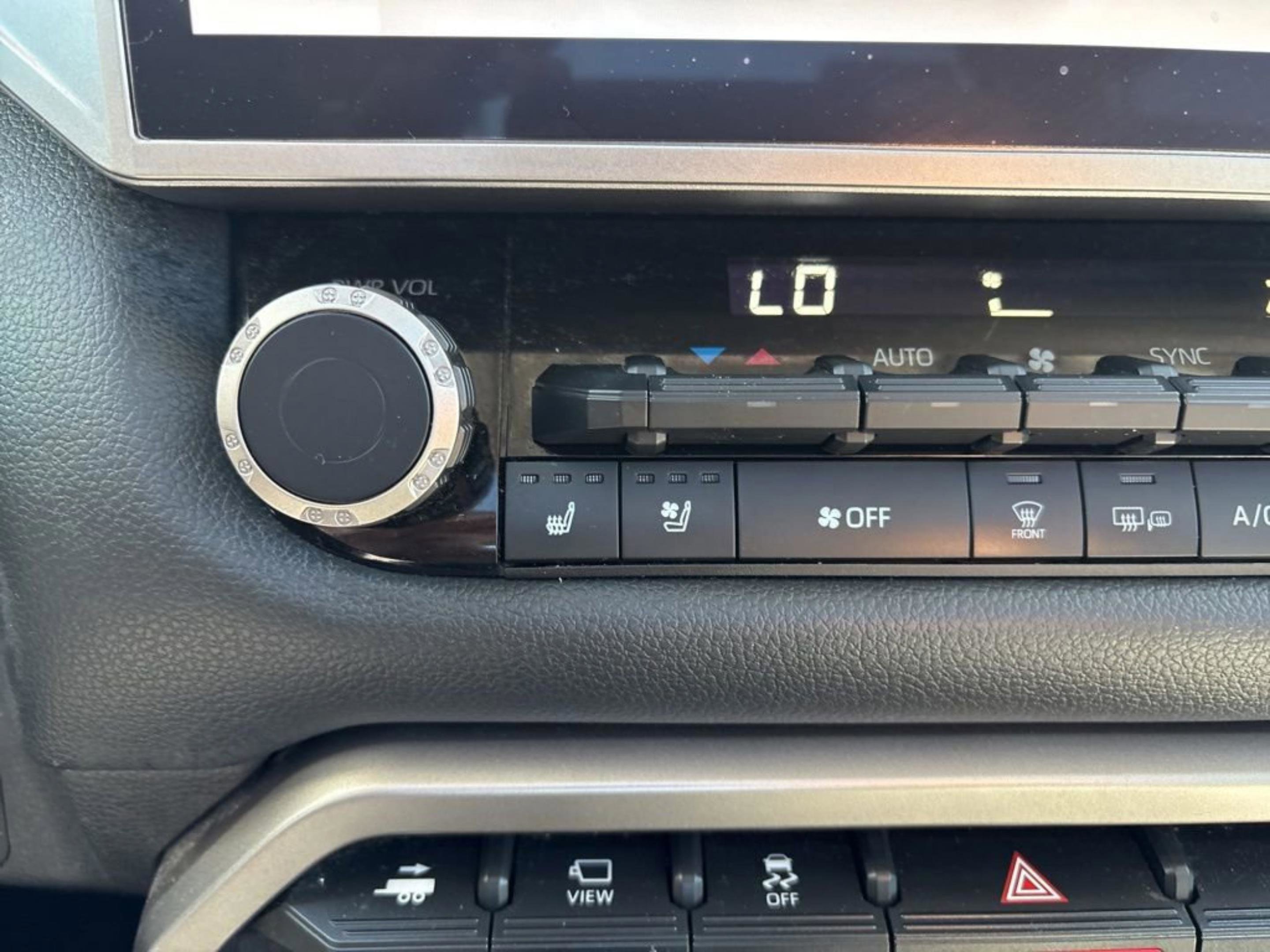 Used 2024 Toyota Tundra Limited image 23