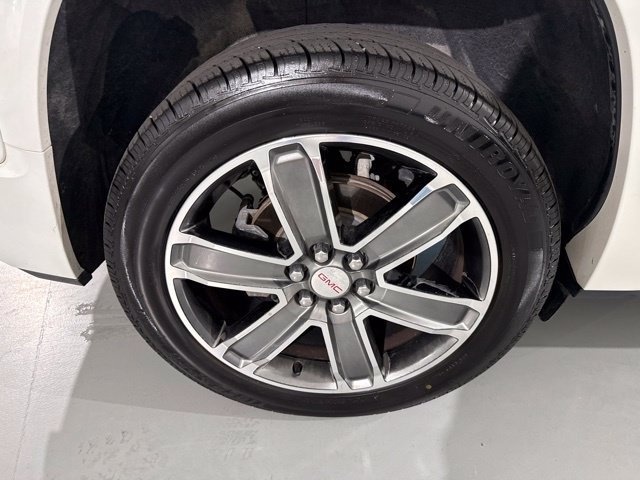 Used 2017 GMC Acadia Denali w/ Technology Package FWD image 13