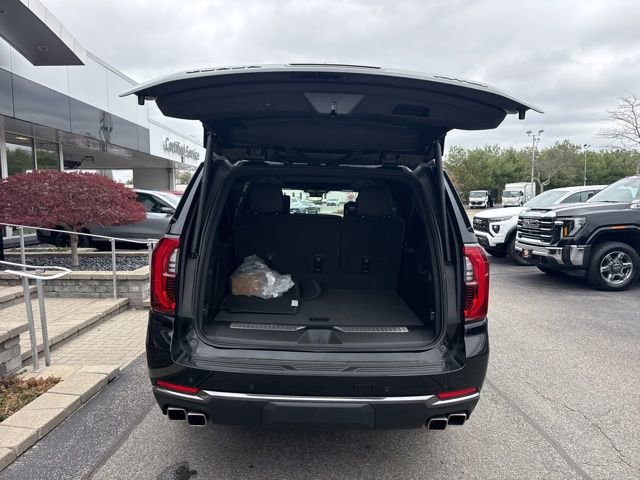 New 2025 GMC Yukon XL AT4 w/ AT4 Premium Plus Package AWD/4WD image 7