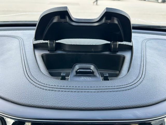 Used 2019 Jeep Cherokee Limited image 15