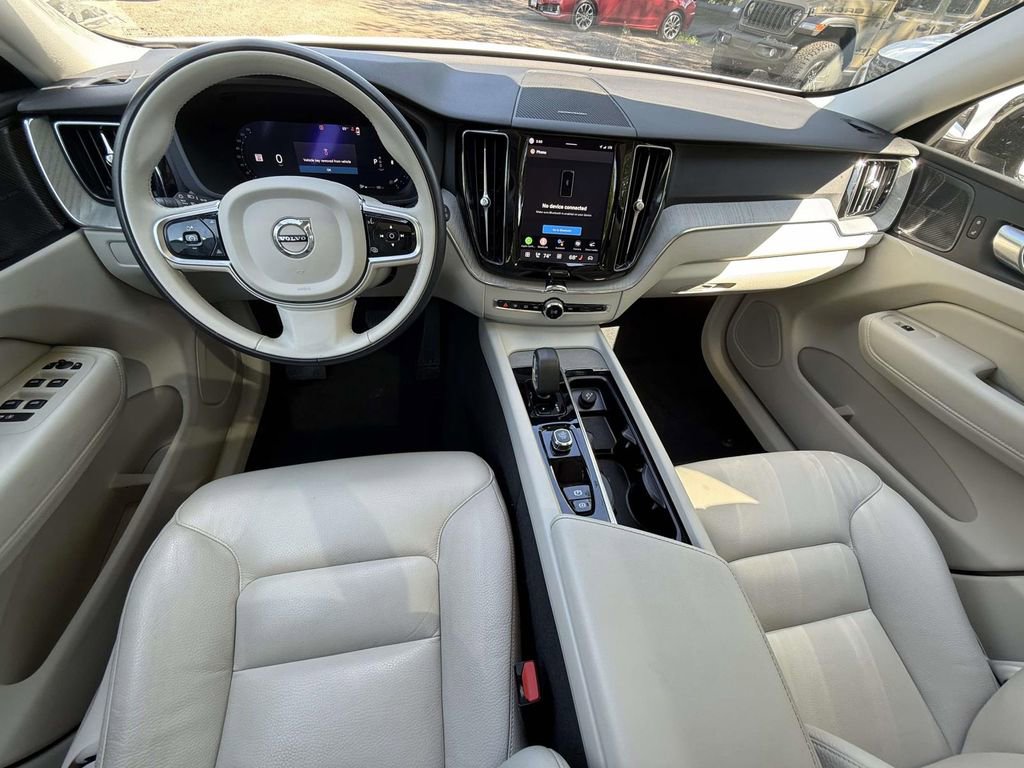 Used 2024 Volvo XC60 B5 Plus AWD/4WD image 15