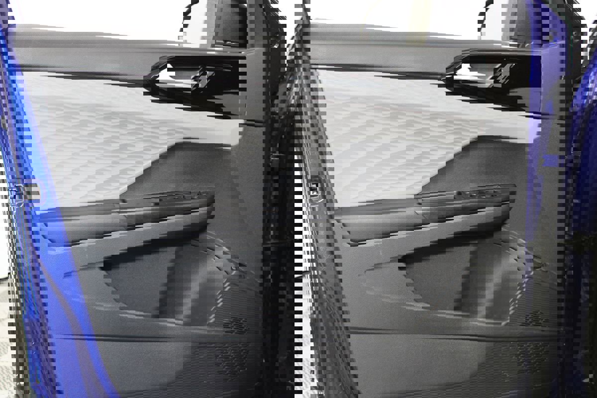 Used 2023 Volkswagen Taos S w/ Driver Assistance Package image 7