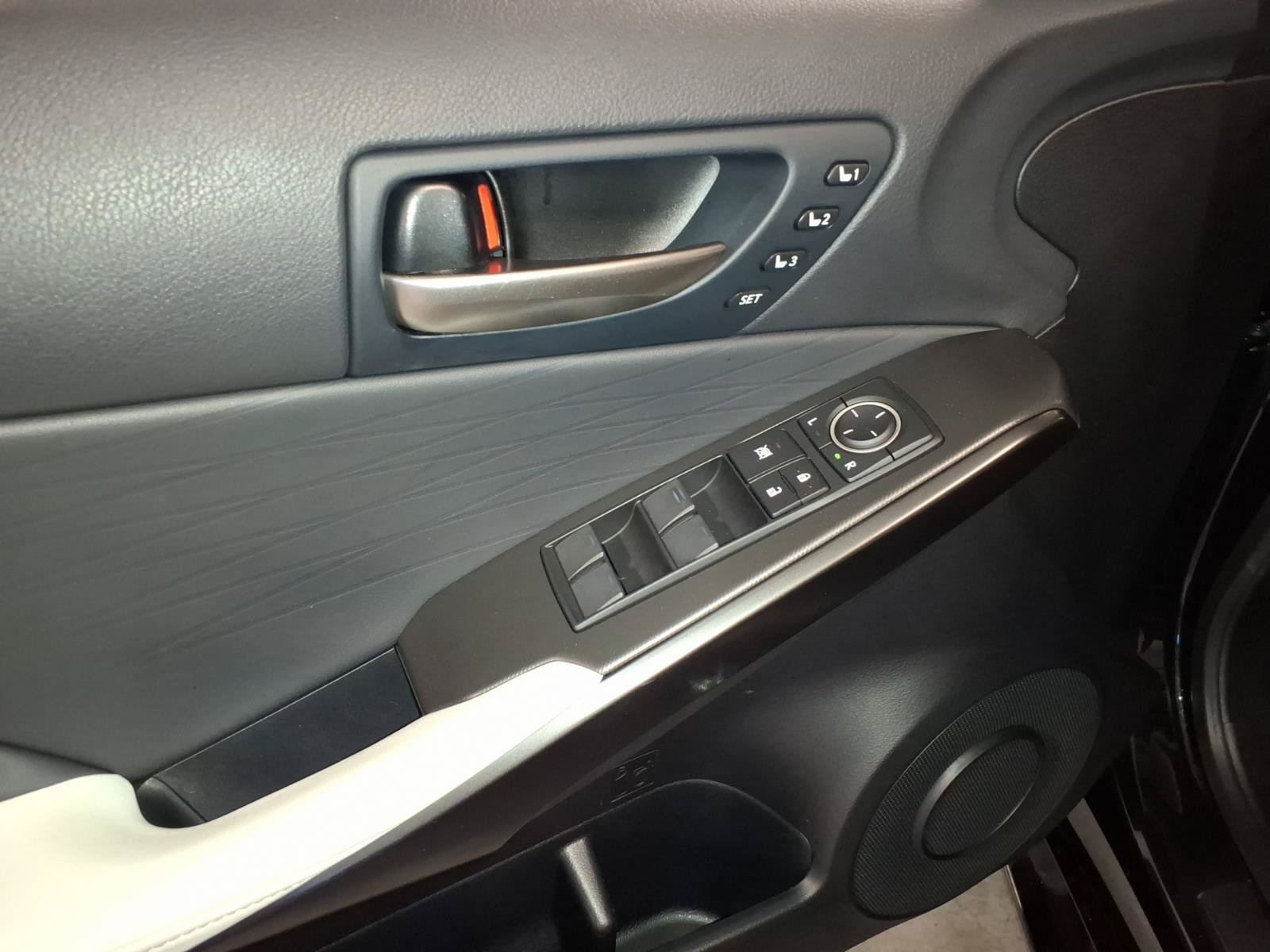 Used 2023 Lexus IS 350 F Sport w/ Memory Package AWD/4WD image 7