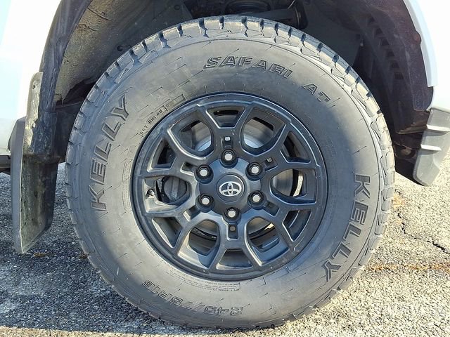 Used 2022 Toyota Tacoma SR5 image 8