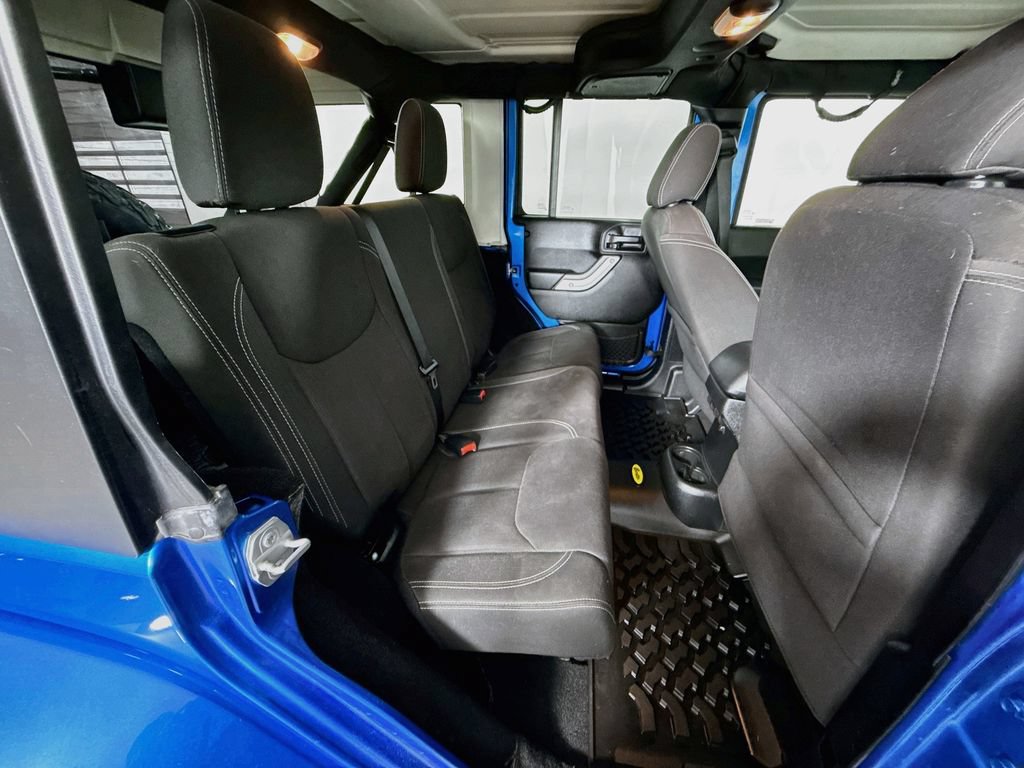 Used 2016 Jeep Wrangler Unlimited Sahara w/ Max Tow Package AWD/4WD image 25